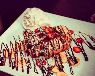 Waffle com Toblerone e Fruta