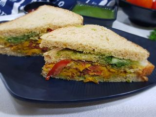 Plain omelette sandwich