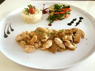 Emincé De Poulet Aux Champignons + Soda