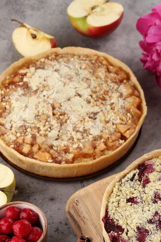 Пиріг з яблуками та заварним кремом (850 г)  Продукт заморожений.