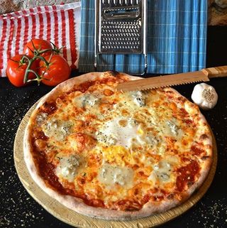 Pizza La Portuguesa Mediana (35 cm.)