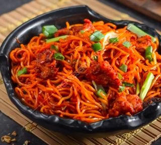 Schezwan Chicken Noodles