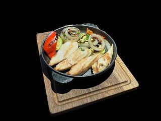 Смажене куряче філе з овочевим соте (270г)