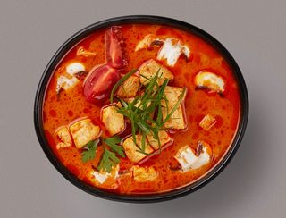 ტომ-იამი ქათმით