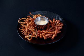 Сир косичка та кабаноси фрі