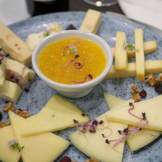 Tabla de ibéricos y quesos