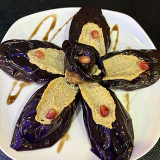 ბადრიჯანი ნიგვზით