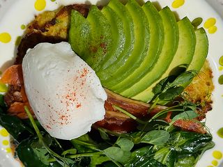 Оладки з кабачків з лососем