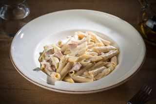 Penne Panna e Prosciutto