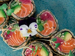 ТЕПЛИЙ рол без рису (2 варіанти) З лососем та тунцем та філою