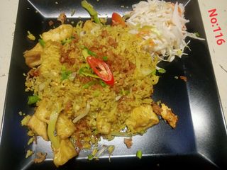 Ryż smażony po tajsku z tofu