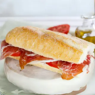 Bocadillo de jamón serrano