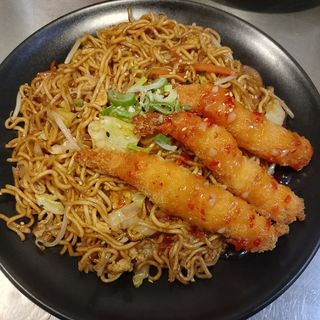 Yakisoba con langostinos 