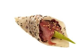 241 Temaki black maguro - 1 pezzo