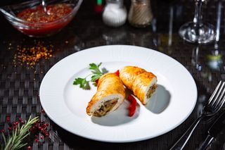 Rulou din piept de pui cu ciuperci