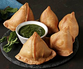 Samosa Carne De Pollo (4 Uds.)