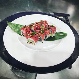 53. Rainbow Maguro Uramaki (8 Pzs.)