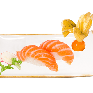 114.. Nigiri Salmón (2 Uds.)