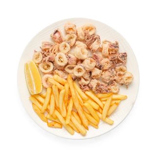 Pržene lignje s prilogom