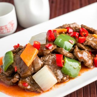 Ternera Con Salsa Picante