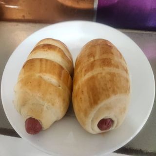 Hotdog rolls