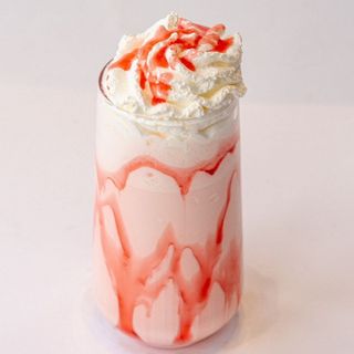 Клубничный милкшейк