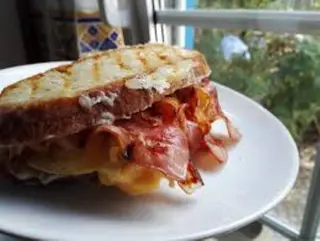 Sandes Bacon