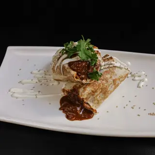 Burrito de pollo con mole