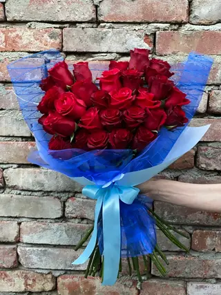გულის ფორმის ვარდების თაიგული  (30 ცალი ვარდით) 