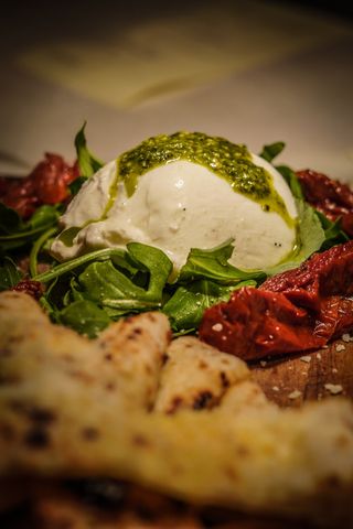 Focaccia Con Burrata Y Jamon De Parma D.O.C