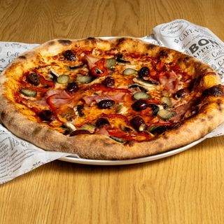 Пица Капричоза (550г)