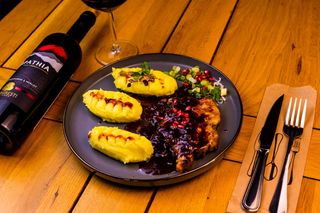 Ceafă cu usturoi la cuptor