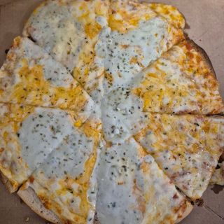 Pizza 4 quesos(30x30)