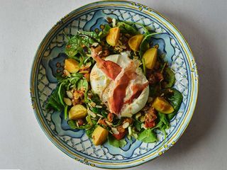 Insalata italiana di burrata e caponata