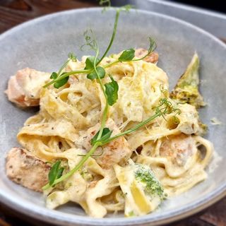 Альфредо с лососем