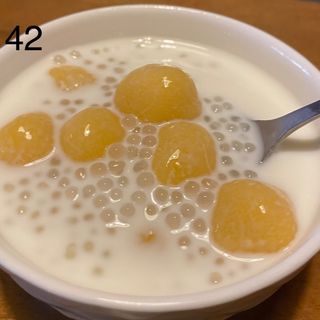 Mini mochi de calabaza con tapiocas y leche.