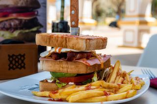 Sándwich Club De Pollo