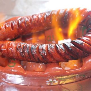 Chouriço tradicional no fogo