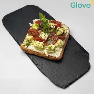 2 Toasts Complets Tomate Feta, mozzarella