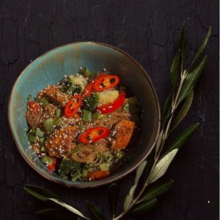 Фунчоза з куркою(370 грам)