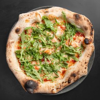 Pizza Gamberi, Prosciutto e rucola