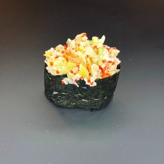 Gunkan sałatka z krewetek