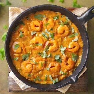 Plato De Gambas Con Salsa Curry