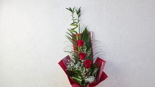 Buket od ruža i bambusa