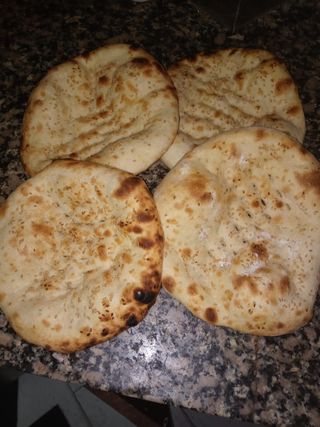 Pan Naan Peshawari Con Queso