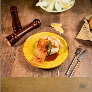 Somon cu sos teriyaki și risotto cu creveți