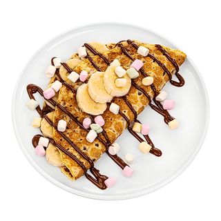 Naleśnik z kremem czekoladowym, bananem, bitą śmietaną i marshmallows 160g