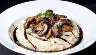 Ризото с телешко месо и гъби и трюфелова паста