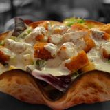 Ensalada Cesar en  molde de pan