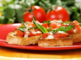 Bruschete cu mozzarella, rosii si usturoi 200 gr.